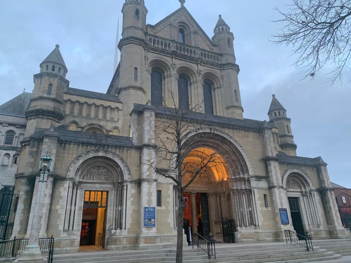 City Break Plush Pad, Walking Distance To City Centre Belfast Bagian luar foto